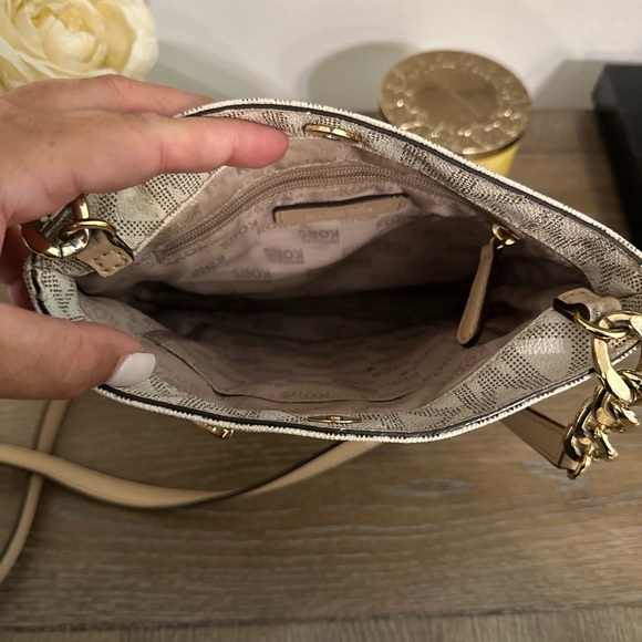 Michael Kors cross body - Picture 2 of 3
